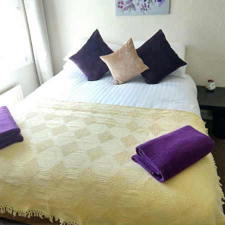 Rowe Gardens - Self Catering - Guesthouse Style - Comfortable Twin Or Double Rooms - Quiet Residential Area Уоркингтън Екстериор снимка