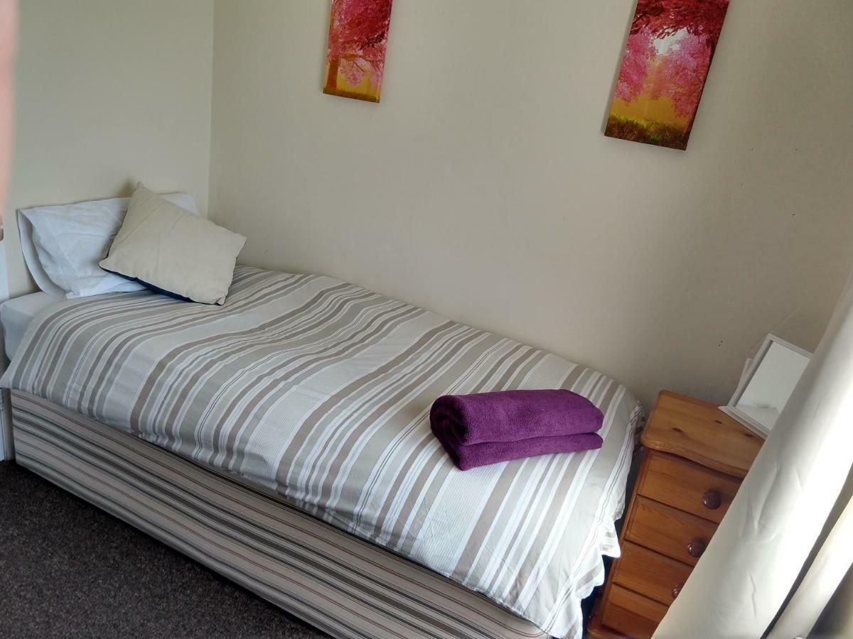 Rowe Gardens - Self Catering - Guesthouse Style - Comfortable Twin Or Double Rooms - Quiet Residential Area Уоркингтън Екстериор снимка