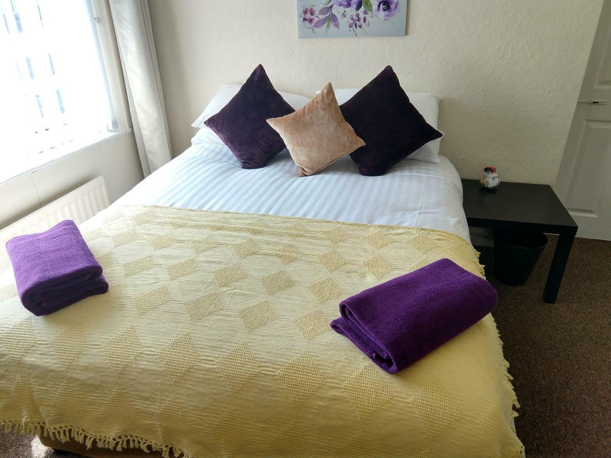 Rowe Gardens - Self Catering - Guesthouse Style - Comfortable Twin Or Double Rooms - Quiet Residential Area Уоркингтън Екстериор снимка